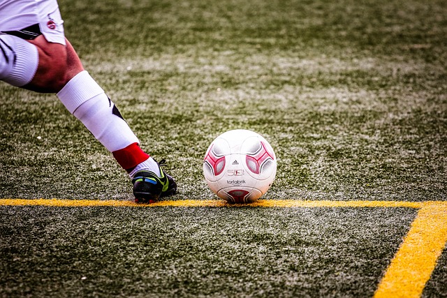 08／09賽季巴塞羅那亦或22／23賽季曼城？哪支瓜迪奧拉率領的三冠王更出色？.